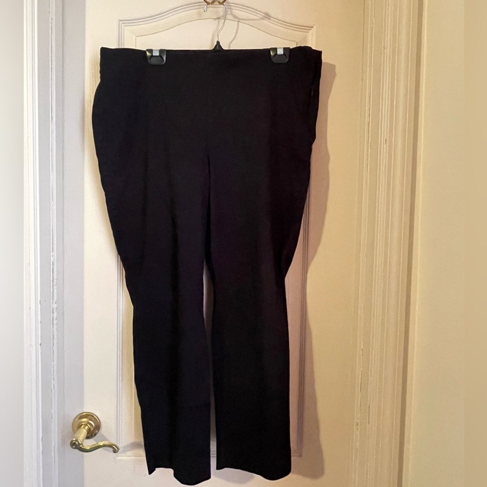 Old Navy plus-size pixie pant with side zipper gently used…..